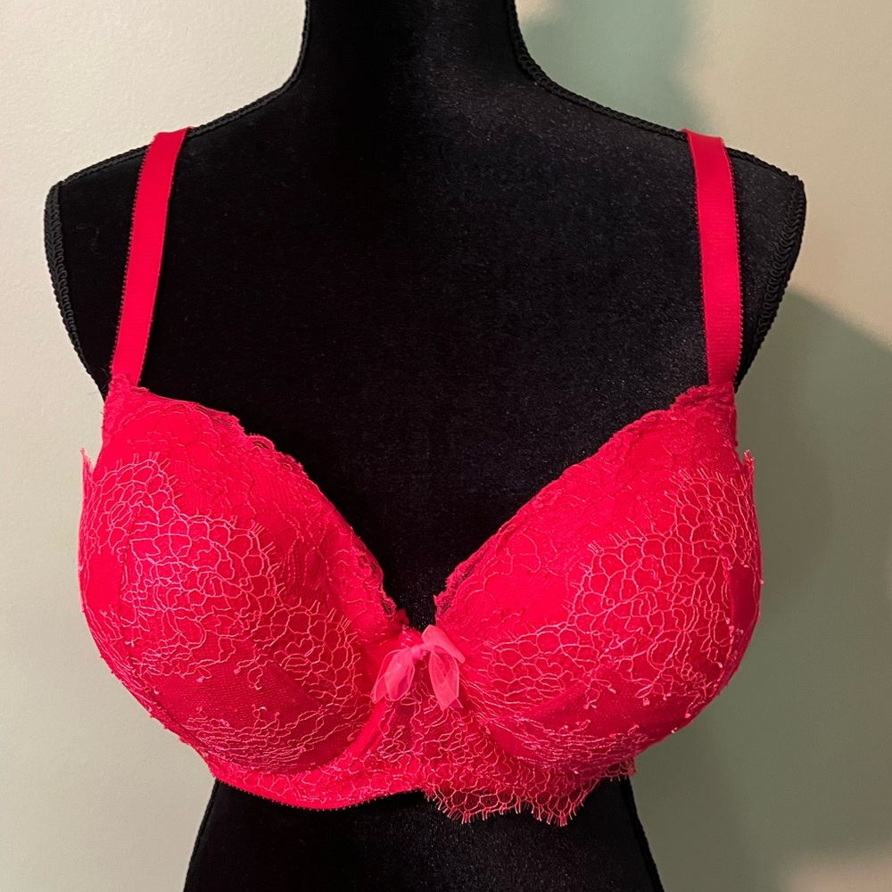 NWOT VS bra (38DD)
